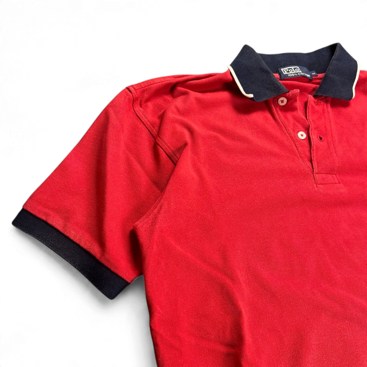 TWC Vintage Ralph Lauren Poloshirt in Rot mit dunkelblauem Kragen und Ärmelbündchen aus Baumwolle