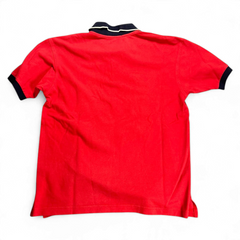 TWC Vintage Ralph Lauren Polo Shirt in Rot mit dunkelblauem Kragen und Ärmelbündchen, Rückansicht