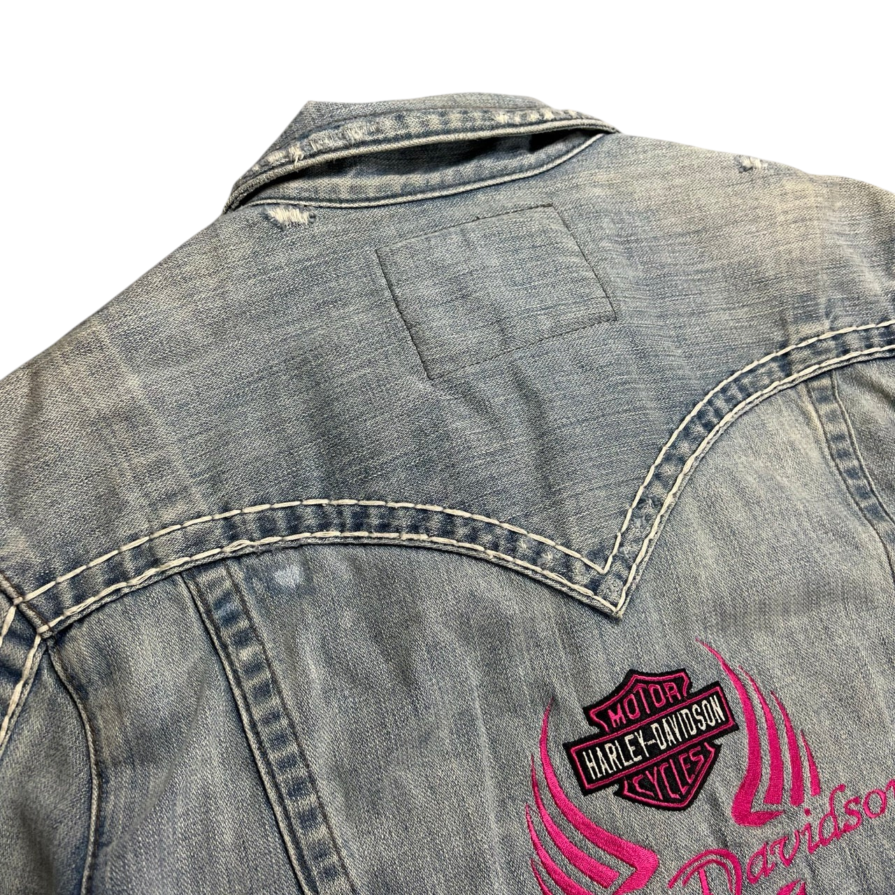 TWC Vintage True Religion x Harley Davidson Denimjacke mit pinker Stickerei auf der Rückseite